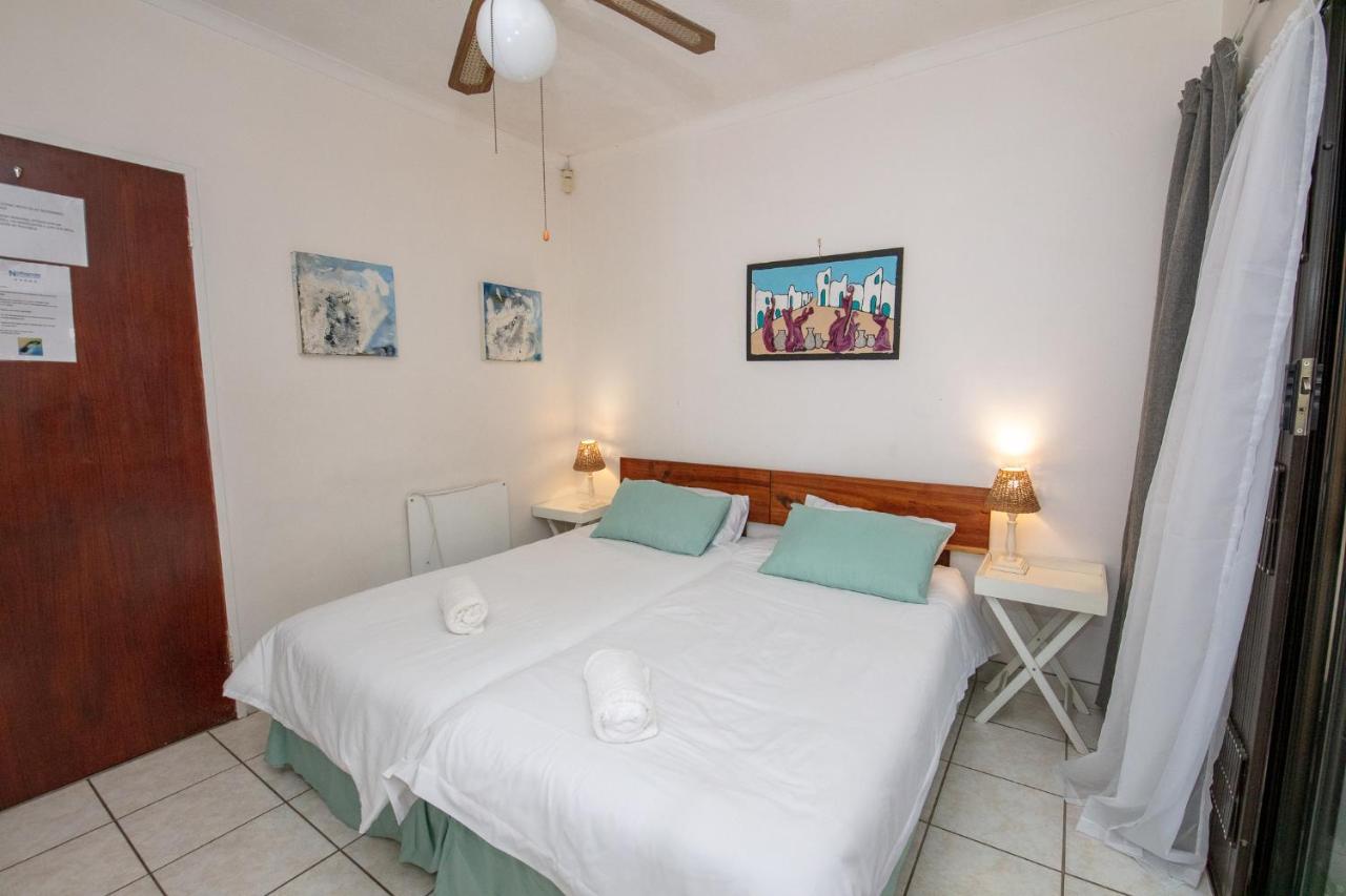 Nothando Backpackers Lodge Плеттенберг-Бей Экстерьер фото