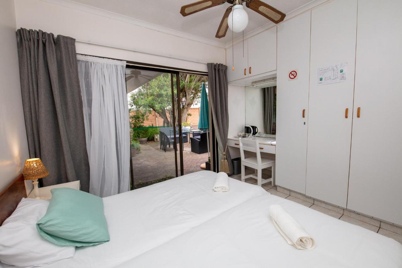Nothando Backpackers Lodge Плеттенберг-Бей Экстерьер фото